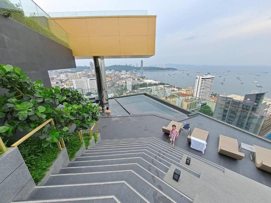 Downtown Chic Condo Rooftop Pool #En797 Pattaya Esterno foto